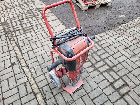 Máquina para la construcción de carreteras y vías férreas HILTI TE3000AVR 110v