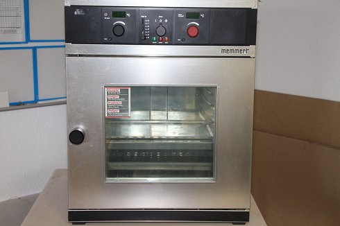 Instalación de laboratorio MEMMERT ULE 400