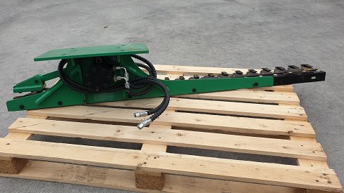 Hydraulic mowing blade