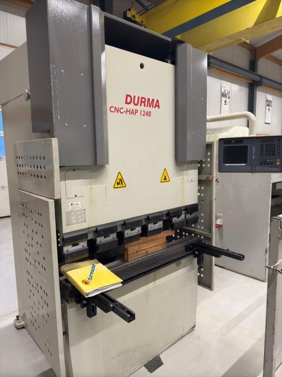 Pressbrake DURMA - CNC-HAP 1240 MACH-ID 8967 Make: DURMA Type: CNC-HAP 1240 Control: Cybelec DNC 80