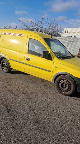 Furgoneta Opel combo 1.3 70CV - 9936 FFG