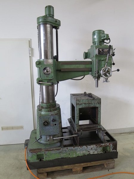 ALZMETALL RA 700 Radial drilling machine