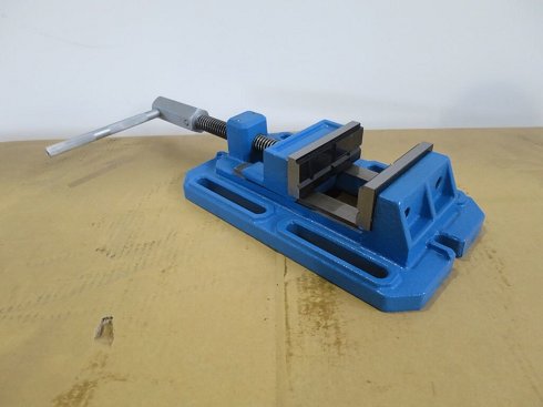 HBM 18-100 Drilling machine vice