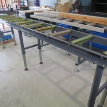 WMT 3000/Anschlag roller conveyor with length stop.