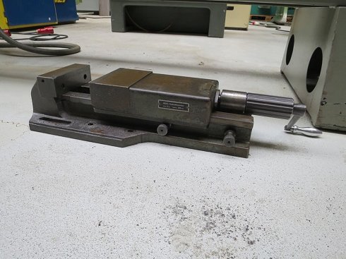 ARNO 160/300 Hydraulic machine vice