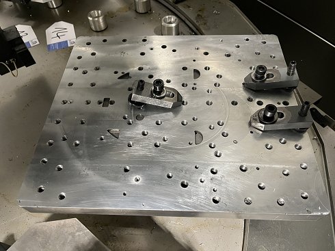 Clamping plate