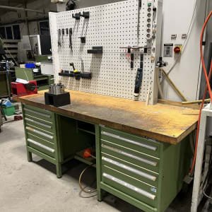 GARANT Workbench with contents