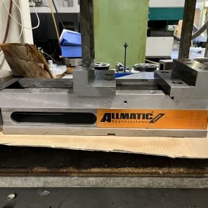 ALLMATIC LC160/200 Machine vice