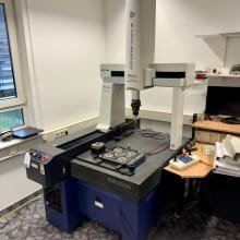 MITUTOYO CRYSTA-APEX S 574 Coordinate measuring machine