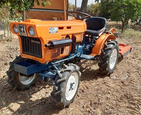 Minitractor Kubota 6001 con Desbrozadora