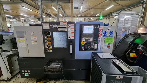 Torno CNC con cargador de barras DOOSAN / IEMCA PUMA GT2100M / MASTER 865 MP