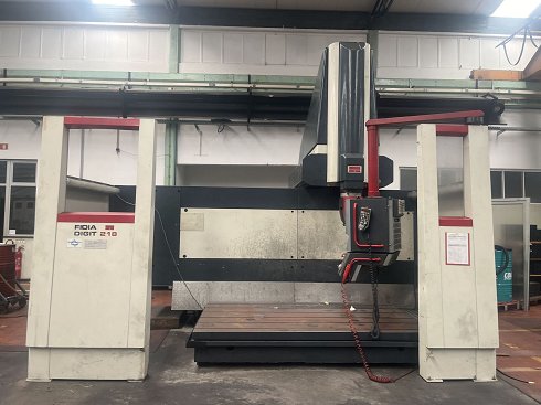 Centro de Mecanizado Vertical CNC de 5 Ejes FIDIA 218