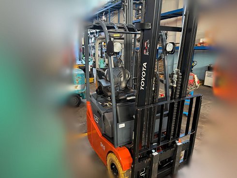 TOYOTA 7FBEST10 Electric forklift