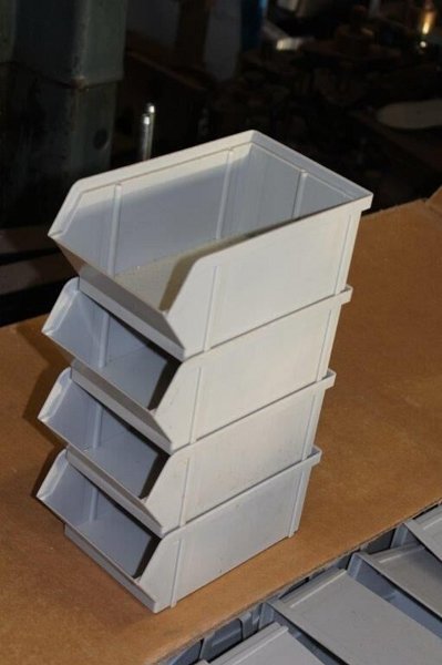 Item stacking boxes