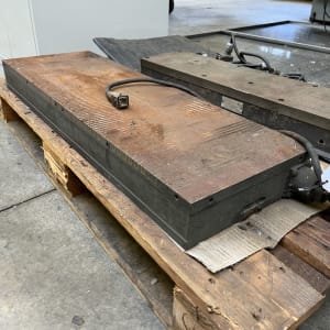 Magnetic clamping plate