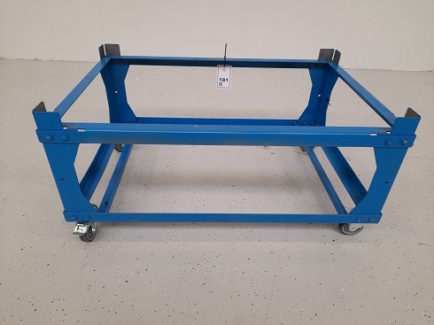 Pallet trolleys