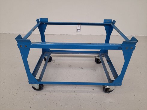 Pallet trolleys