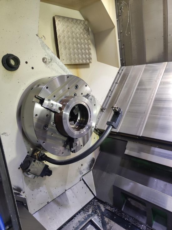 Torno cnc motorizado con eje "y" 5000 entre puntos