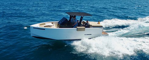 Open/runabout de 8,49 m de eslora