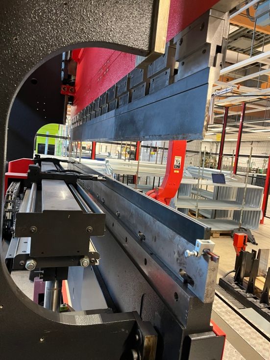 Pressbrake AMADA - HFE 100-3L + ASTRO 50Y