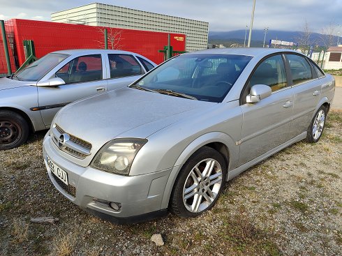 Opel Vectra GTS 2.2 DTi - Matrícula 8293CJJ (2024-V-60176)