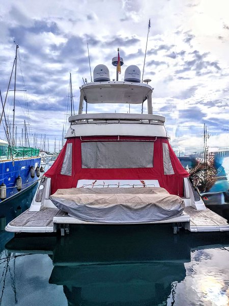 Powercat de 13,20 m de eslora