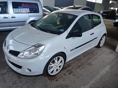 Renault Clio 2.0 16V Sport - Matrícula 8545GBZ (2024-V-58406)