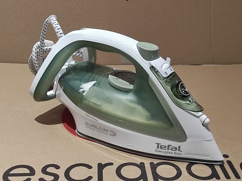 Plancha marca Tefal color blanco y verde Ref: FV5781. Exp. 0150