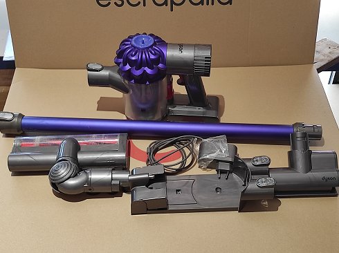 Aspiradora inalámbrica marca Dyson SV03 . Exp. 0150