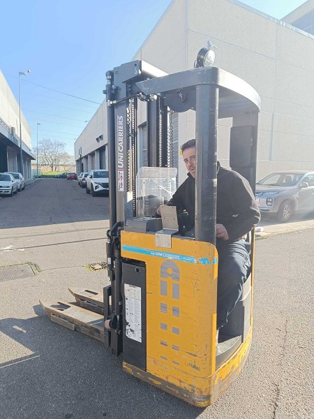 Carretilla Unicarrierers 1600 kgs y 6 metros