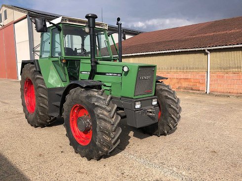 Fendt - Favorit 615 LSA Turbomatik E - Tractor agr�cola 4x4 - 1985