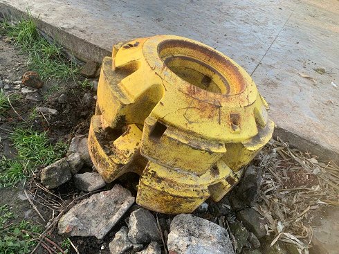 JOHN DEERE 2 BUCATI 600KG/BUC ruedas traseras peso 600 kg serie john deere 8-8R