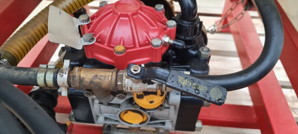 Pulverizador 400 lts