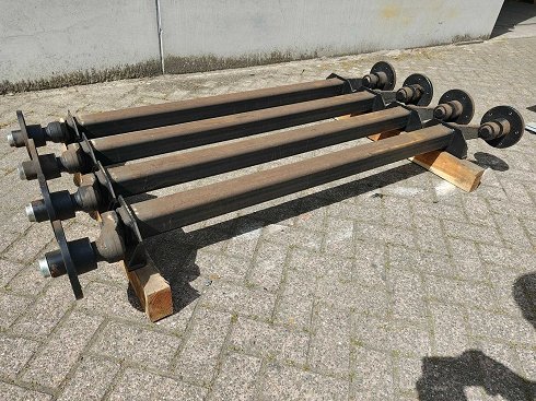 4x Knott - VG13-M - ejes remolque