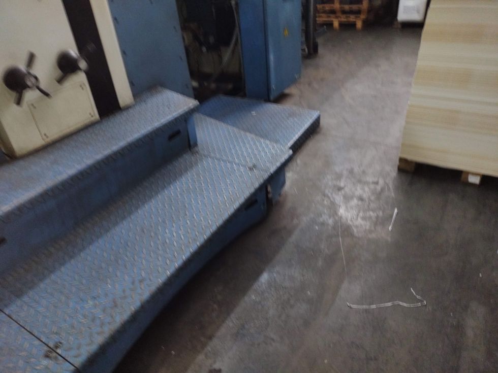 Impresora KBA Offset 72x102 cm 6 colores mas Cuerpolaca Uv y infrarrojo