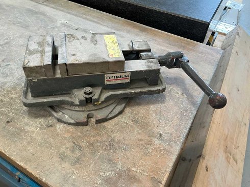OPTIMUM - Tornillo de banco para m�quina