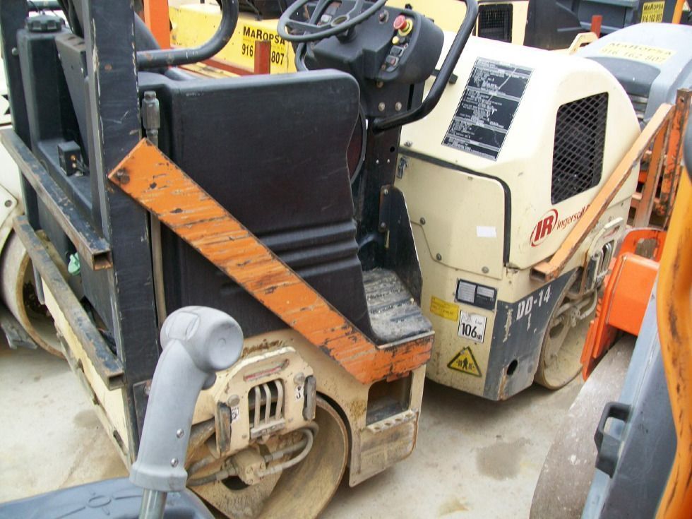 Compactador doble vibrante