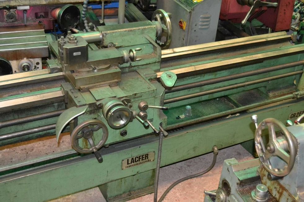 Torno Lacfer CR2-E250 de 2000