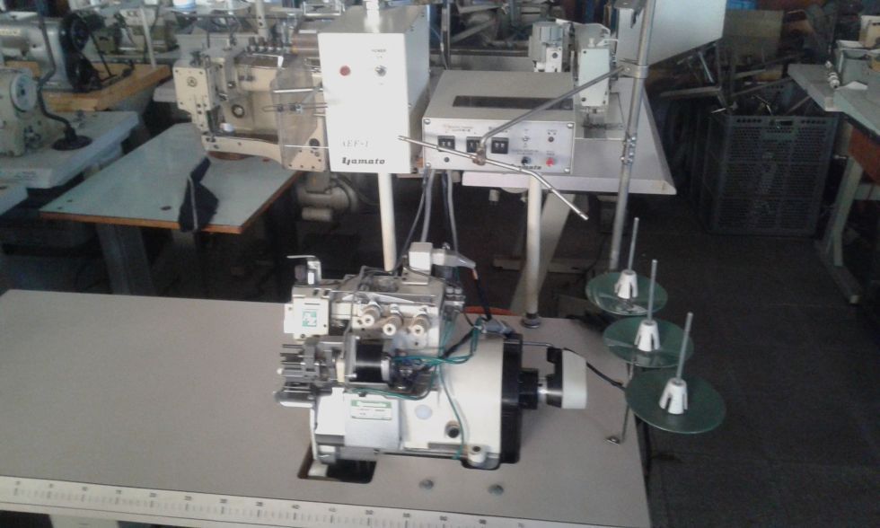 Maquina coser Overlock Engomar