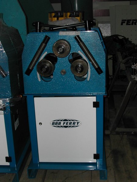 Curvadora de perfiles y tubos MC 400