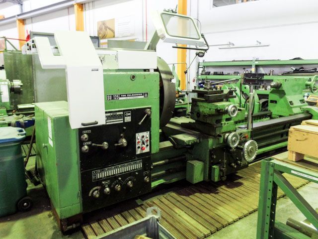 Heavy Duty turning lathe