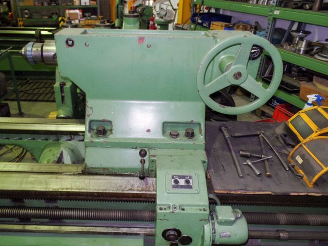 Heavy Duty turning lathe