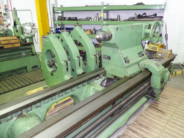 Heavy Duty turning lathe