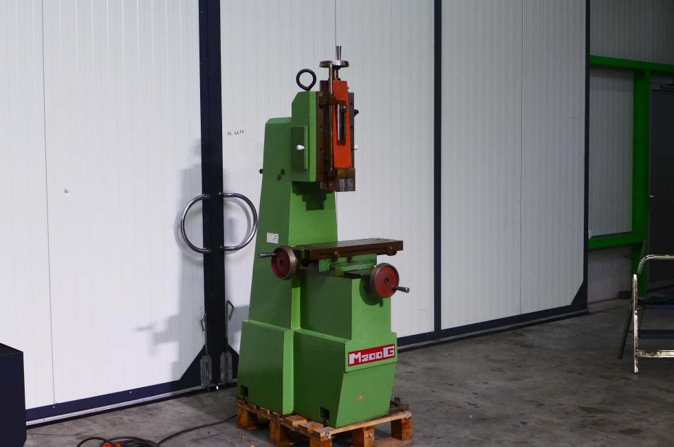 Slotting machine