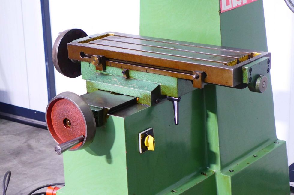 Slotting machine