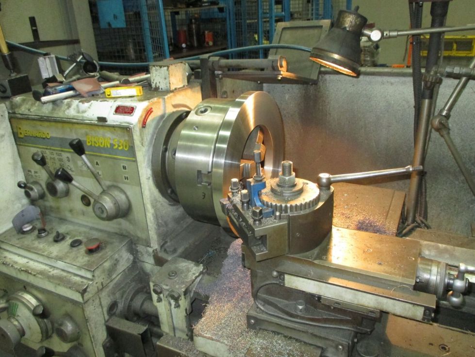 Bernardo Universal lathe Bison Ø 530 x 3000 x 105 Bore