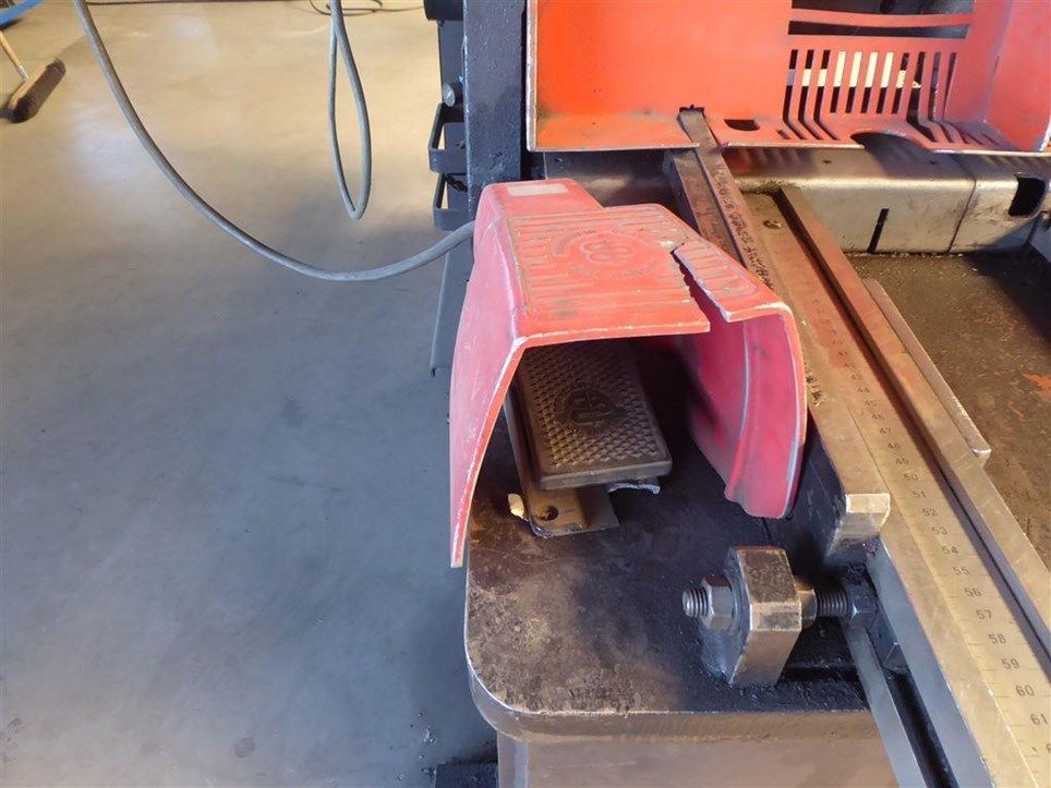 Amada Guillotine GX 3000 x 12 mm = 3984 Mach4metal