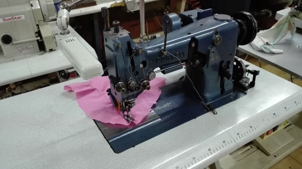 Maquina coser Vainica