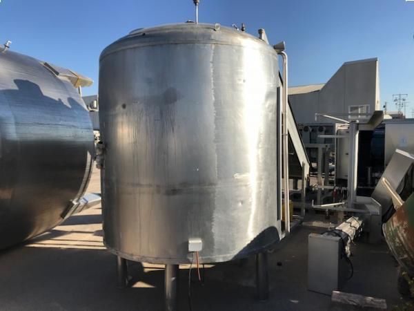 Deposito isotermo en acero inoxidable de 4.500 litros