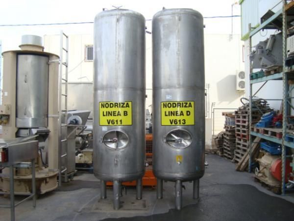Depósitos sencillos para líquidos de 2.200 litros de capacidad en a/inox